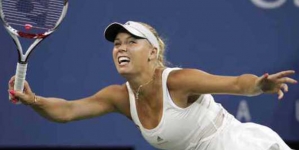 Top seed Wozniacki into Tokyo tennis semis