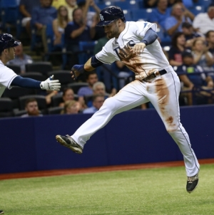 Ray stymies Dodgers through 6 in D-backs’ 8-0 win