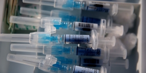 USA doctors recommend people give the flu vaccine another shot