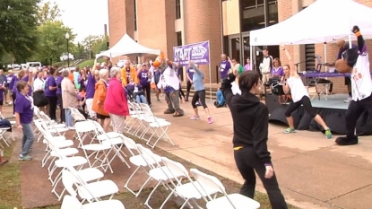 Walk to End Alzheimer’s steps off at Willow Springs