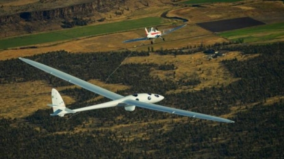 Airbus experimental glider completes first flight