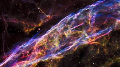 Hubble Telescope captures stunning image of Veil Nebula supernova