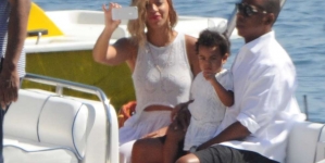 Beyonce & Jay Z’s PDA Filled Italy Vacation Slams Divorce Rumours