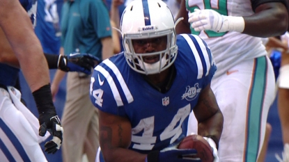 Ahmad Bradshaw back with Colts, signs one-year deal