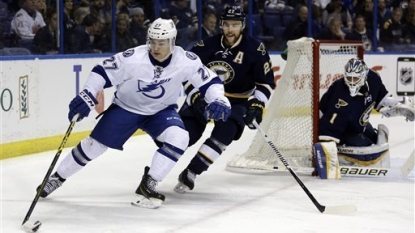 Allen has 26 saves for 6th shutout, Blues beat Lightning 2-0