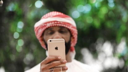 Apple opens first Middle East outlets in UAE