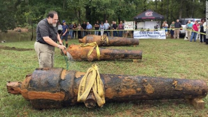 Archaeologists pull 3 Civil War cannons from river in South Carolina