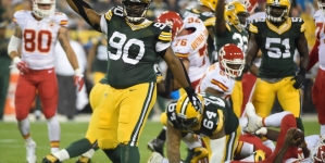 Rodgers throws for five touchdowns in Packers’ win