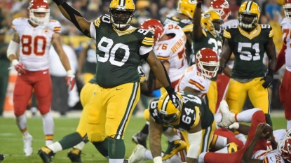 Rodgers throws for five touchdowns in Packers’ win