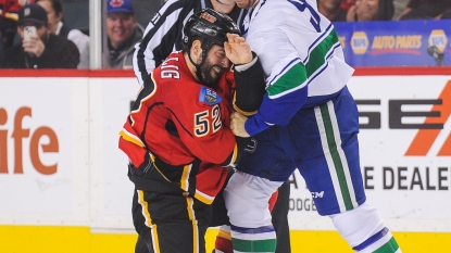 Daniel Sedin has goal, 2 asissts as Canucks beat Flames 5-1