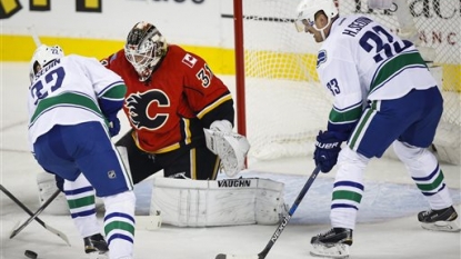 Daniel Sedin has goal, 2 assists as Canucks beat Flames 5-1