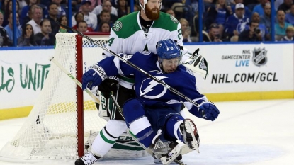 Hedman hurt as Lightning falls to Stars