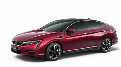 Honda FCV Clarity shown at Tokyo Motor Show