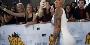 Amber Rose’s Mom Disses Kanye West; Former Stripper Breaks Down Over Her