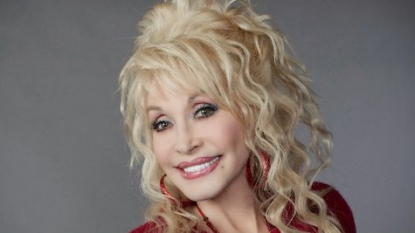 Dolly Parton crushes rumors of stomach cancer