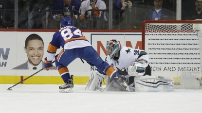 Islanders goalie Jaroslav Halak makes season debut