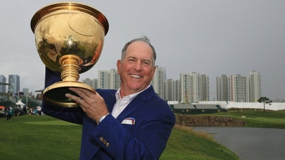 Bubba Watson makes a place for the Presidents Cup trophy