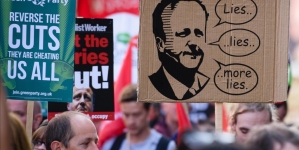 Jeremy Hunt mobbed by protesters at Conservative conference in Manchester