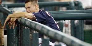 Jonathan Papelbon jerseys removed by Washington Nationals after Bryce Harper brawl