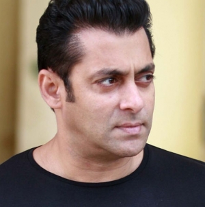 “Kya Jazbaati Sawal Laai Ho Aap” – Salman’s Reply To Question On Aishwarya