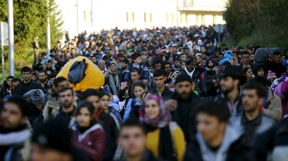 Refugee crisis: Germans accuse Austria of driving migrants to border after dark