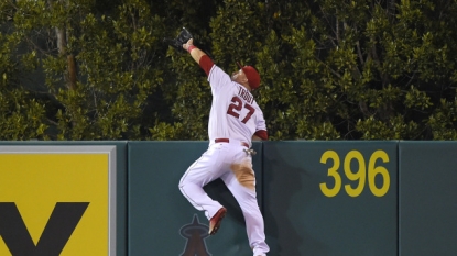 Mariners clinch another losing season, falling 3-2 to Angels