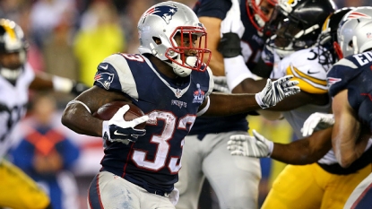 Dion Lewis signs contract extension with Patriots