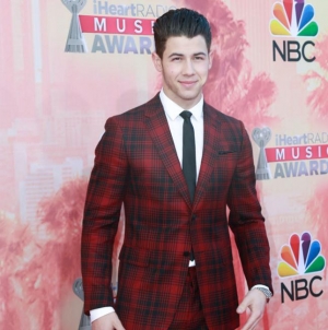 See how Nick Jonas replied to a question about dating Kate Hudson