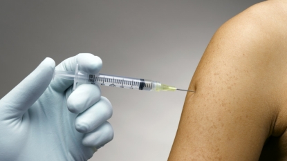 Nurse caught reusing syringe while giving flu shots