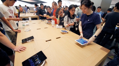 First Apple stores open in UAE this month