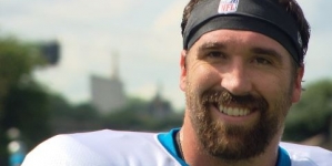 Bears trade Jared Allen to Carolina