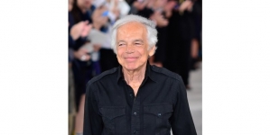 Ralph Lauren steps down as CEO