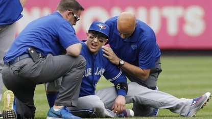 Red Sox rally to beat Blue Jays in series finale