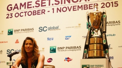 Muguruza makes light work of Safarova