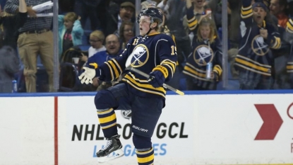 Sabres starting goalie Lehner injured in opener against Sens