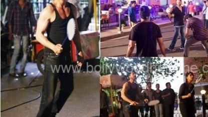 Shah Rukh Khan, Rohit Shetty Get Sporty On The Sets Of ‘Diwale’