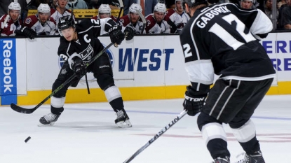 Toffoli scores late in 2nd as Kings beat Avalanche 2-1