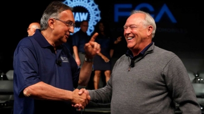 UAW approves new contract with Fiat Chrysler