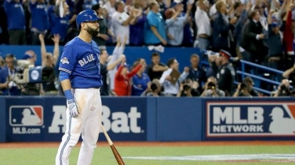 Rangers take lead on freakish play in Game 5 of ALDS