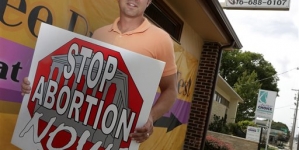 Visa of antiabortion leader canceled