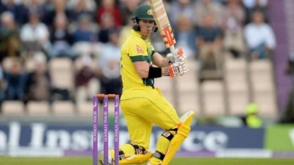 Warner has 15 days to recover from broken thumb: Lehmann