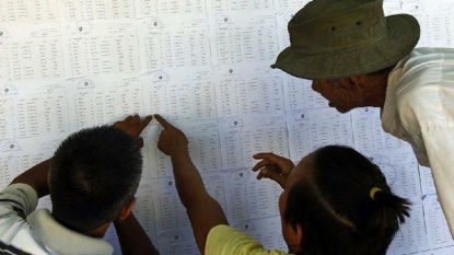 Suu Kyi casts her vote in Myanmar elections