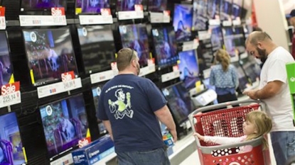 Black Friday shoppers “fight” for best deals