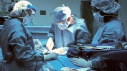 Traveling overseas for organ transplants increases health risks