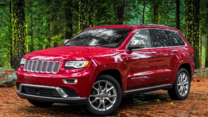 Fiat Chrysler recalls 894000 vehicles for 2 issues