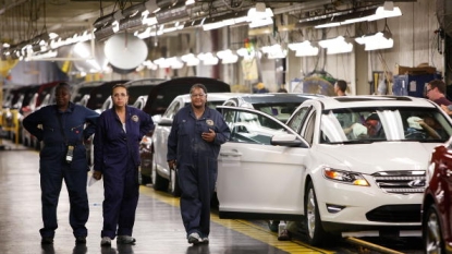 Delay in UAW-GM deal stirs tension between workers