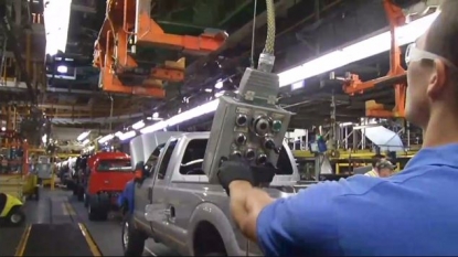 Ford workers ratify new contract with United Auto Workers