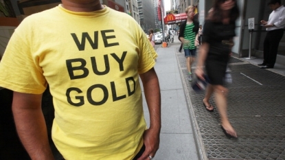 Gold extends sell-off, and further falls are expected