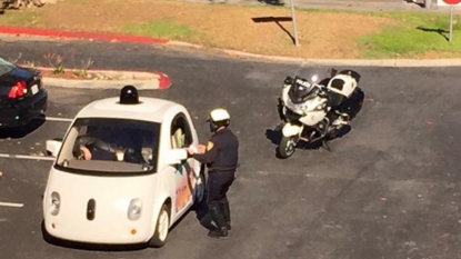 Google driverless auto evades speeding ticket in Mountain View