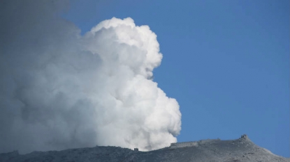 Jetstar, Virgin Australia cancel Bali flights due to volcanic ash